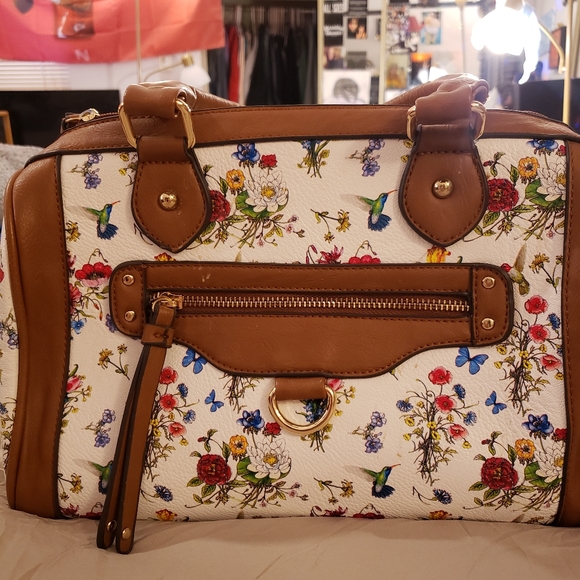 "Call it Spring" Hummingbird Handbag - Picture 5 of 13